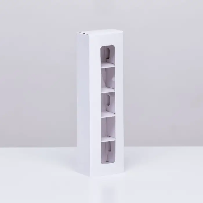 Коробка под 5 конфет с обечайкой, с окном, с тонкими разделителями, белый 21&times;5&times;3.3 см