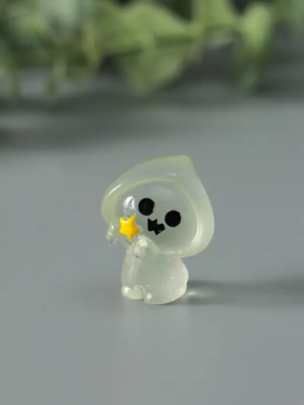 Сувенир эпоксидная смола флюоресцентный "Приведения" набор 6 шт 5х5х3,5 см