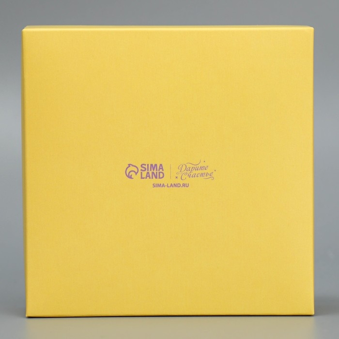 Коробка для конфет, кондитерская упаковка, 4 ячейки, &laquo;Цветы&raquo;, 10.5 х 10.5 х 3.5 см