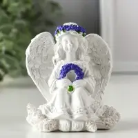 Сувенир полистоун "Девочка-ангел с венком из лаванды" белый с фиолетовым 8х6х8,5 см