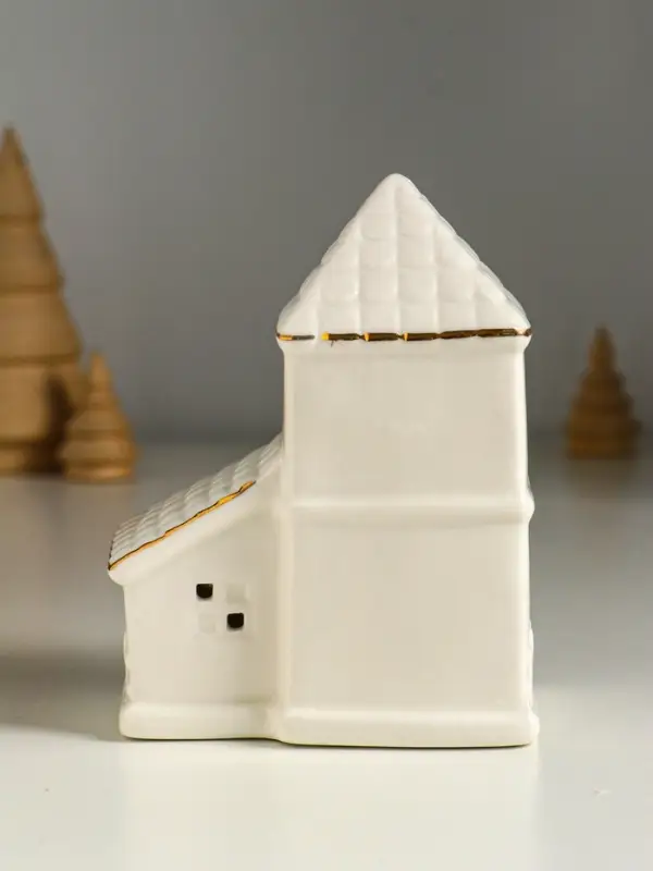 Сувенир керамика свет "Домик с верандой" белый с золотом 9,5х6х12,5 см
