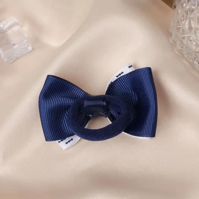 Резинка для волос &laquo;Школьница&raquo;, бант штрихи, 6 см, бело-синяя