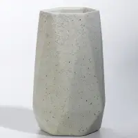 Ваза керамика настольная "Бэрри" грани, h=18,5х11. d=7,5 см, белый