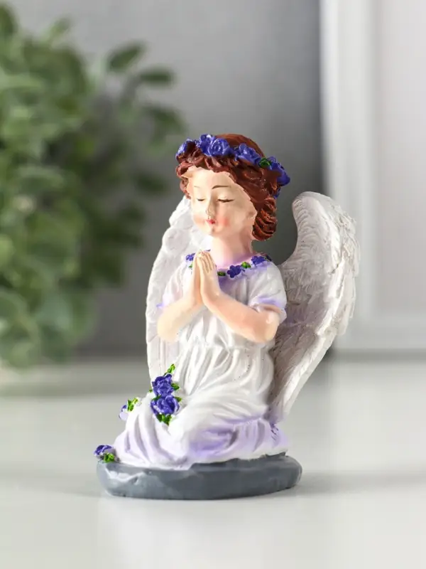Сувенир полистоун "Девочка-ангел в платье с лавандой - молитва" фиолет 6,7х5х9 см