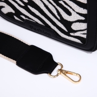 Сумка кросс-боди на молнии, цвет чёрный/белый