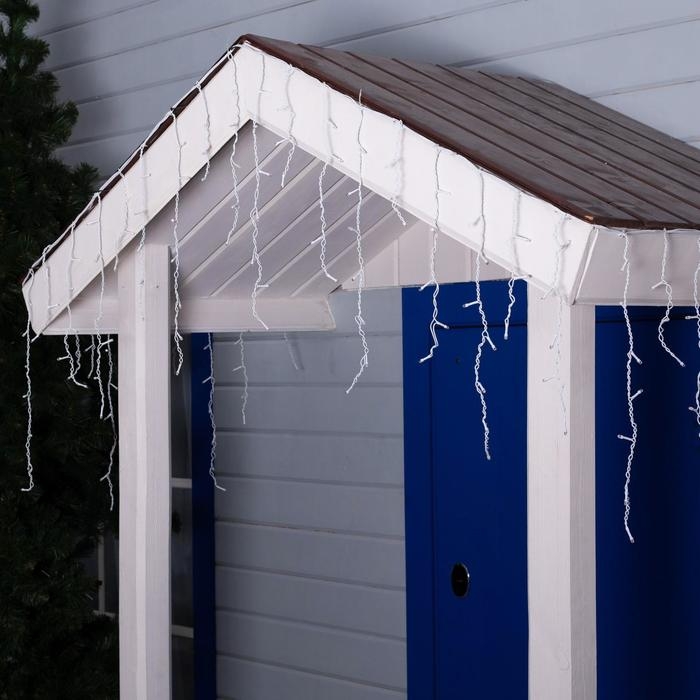 Гирлянда &laquo;Бахрома&raquo; 4 &times; 0.6 м, IP44, белая нить, 180 LED, свечение бело-синее, мигание, 220 В