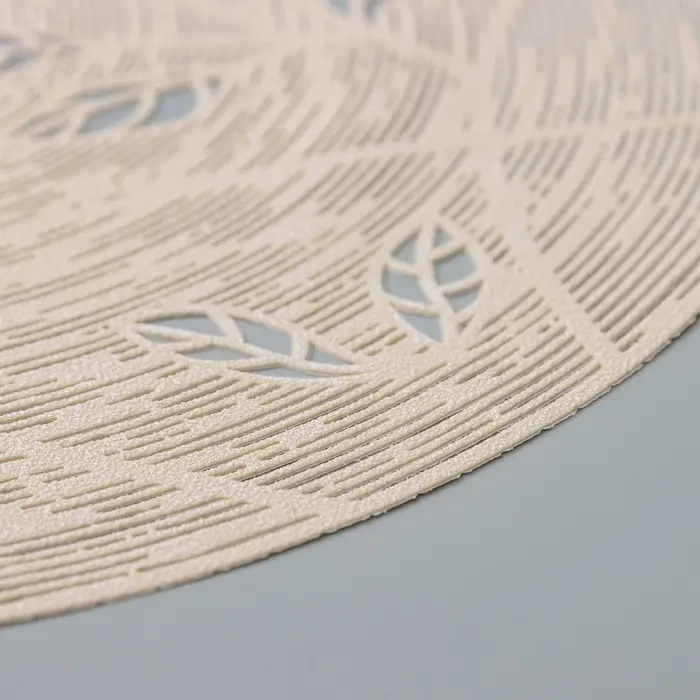 Салфетка сервировочная на стол &laquo;Листья&raquo;, d=38 см, цвет бежевый