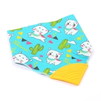 Нагрудник-бандана/слюнявчик для кормления &laquo;Крутышка&raquo; непромокаемый с прорезывателем, на кнопке