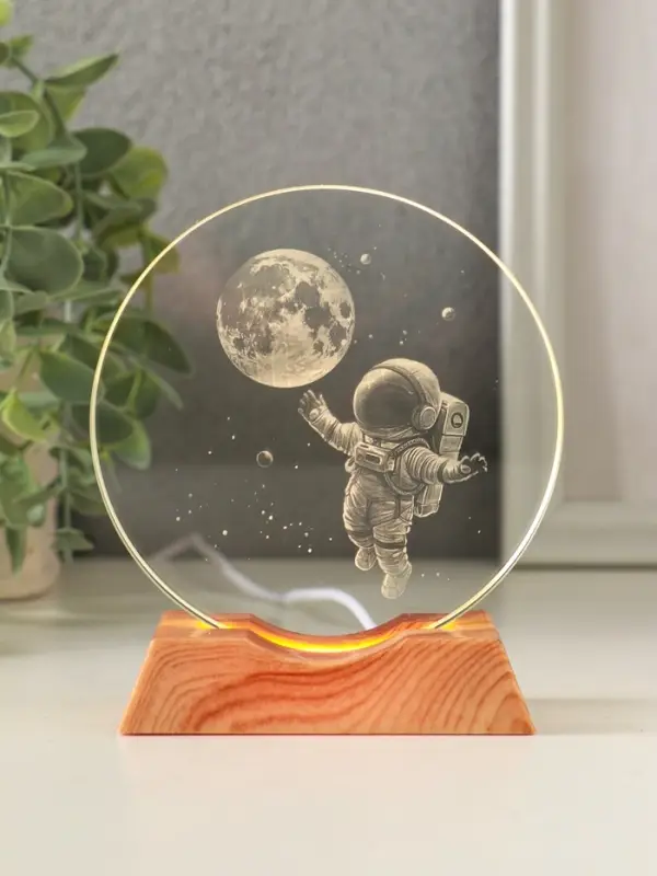 Сувенир стекло свет "Диск. Полёт космонавта" 5хLED d=10 см, USB 10х4х11,4 см