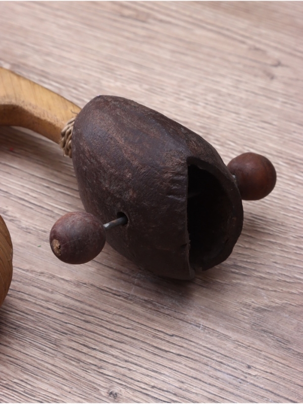 Сувенирный музыкальный инструмент "Маракас двойной" махагон, кокос, 25х9х20 см