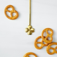 Ложка десертная из нержавеющей стали Magistro &laquo;Клевер&raquo;, длина 12,5 см, цвет золотой