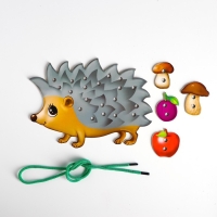 Шнуровка фигурная &laquo;Ёжик на ножках&raquo;