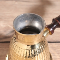 Турка с деревянной ручкой, латунь, 9&times;23&times;10 см