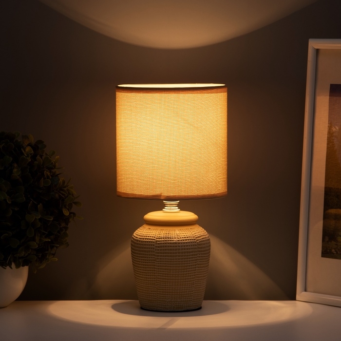 Настольная лампа "Катрина" Е14 40вт бежевый 13х13х27 см