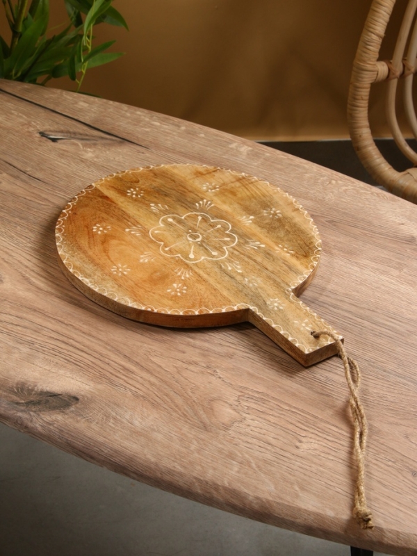 Доска разделочная круглая "Пряник" дерево манго 36х28 см