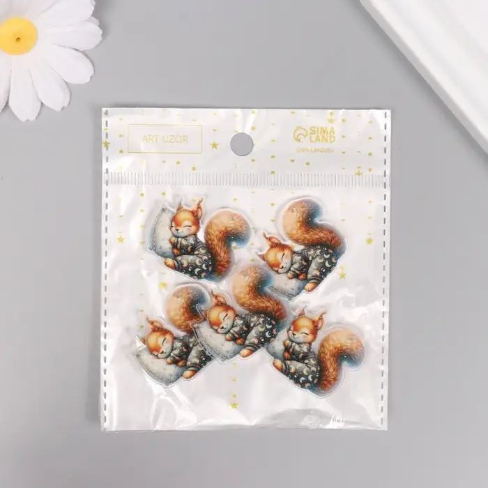 Декор для творчества акрил "Бельчонок в пижамке сладко спит на подушке" 2,9х3,4х0,3 см