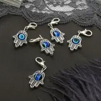 Шарм для браслета &laquo;Оберег&raquo; рука Хамса, цвет синий в серебре