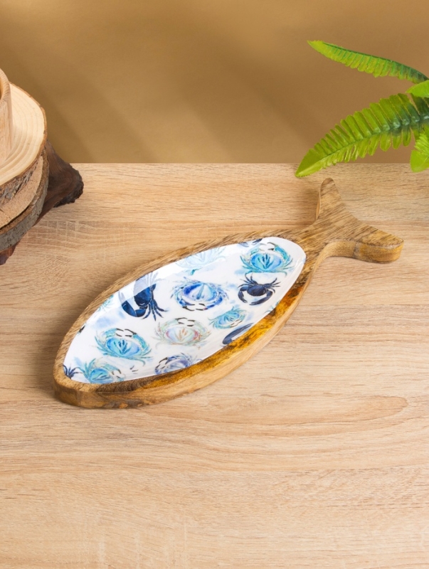 Блюдо в форме рыбки "Крабы" дерево манго 32х11,5х2 см