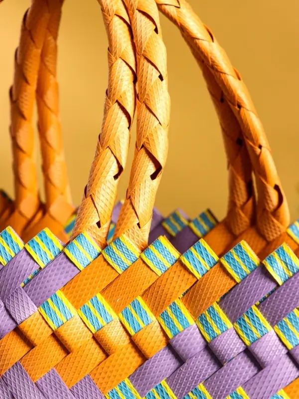 Сумка плетёная пластиковая 20х10х30 см, цв. разноцветный