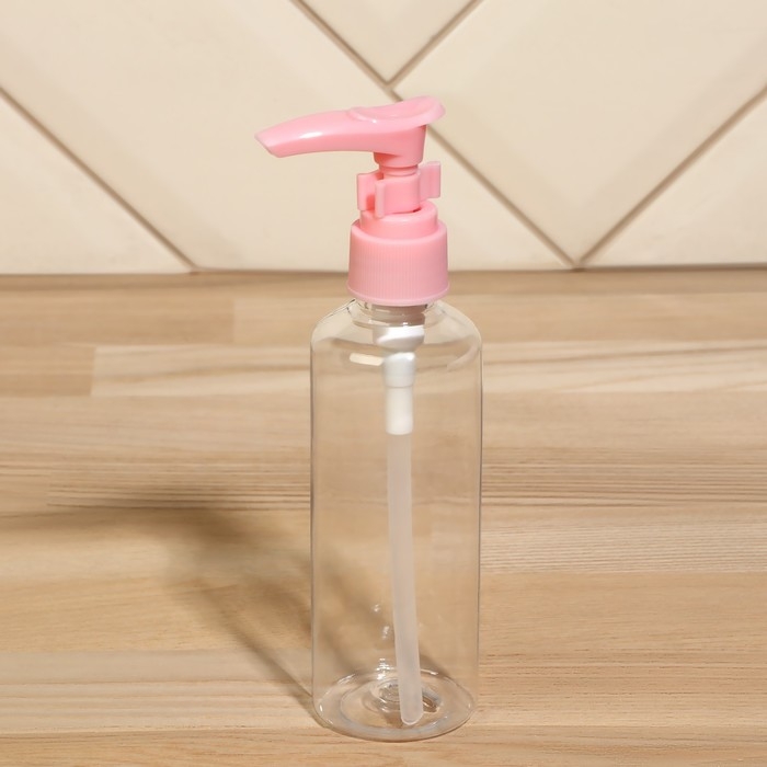 Набор банный, в косметичке, 7 предметов (полотенце 70 &times; 140 см, бутылочки 3 шт, баночки 2 шт, лопатка) , цвет белый/розовый