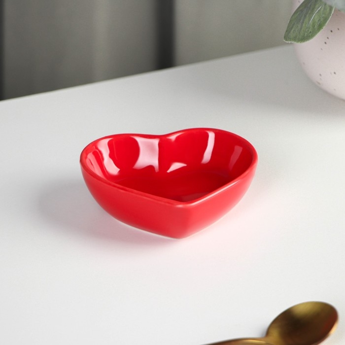 Соусник керамический Доляна &laquo;Сердце&raquo;, 50 мл, 7,8&times;7,2 см, цвет красный
