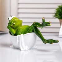 Сувенир полистоун лак "Лягуха в ванной" 9х18,5х10 см