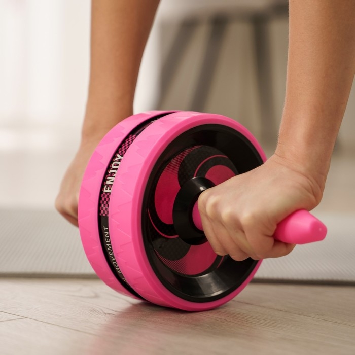 Ролик для пресса ONLYTOP, 38х17х17 см, с ковриком, цвет розовый