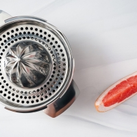 Соковыжималка из нержавеющей стали для цитрусовых, 13&times;10,5 см