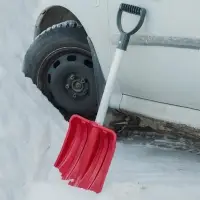 Лопата автомобильная пластиковая, ковш 240 &times; 300 мм, с алюминиевой планкой, алюминиевый черенок (длина &plusmn; 7 см), цвет МИКС