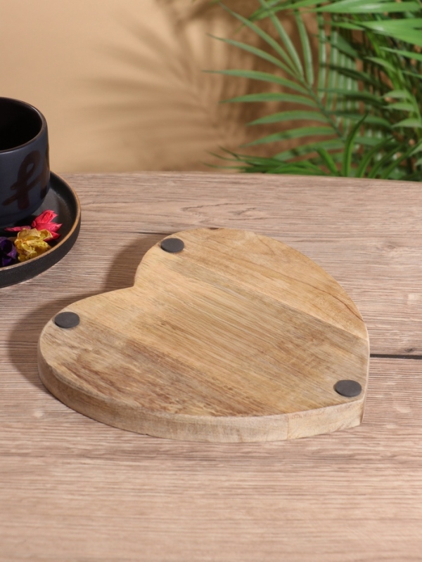 Блюдо в форме сердца &laquo;Васильки&raquo;, дерево манго, 20.5&times;20&times;2.3 см