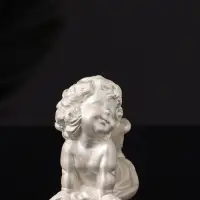 Фигура "Ангел лежит на животе" перламутр, 8х7х5 см