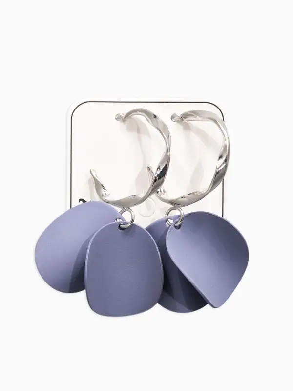 Серьги "Лепесточки на кольце", цвет серый в серебре