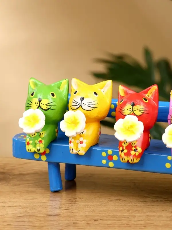 Сувенир "Котята на скамейке" дерево 19х8х6 см, цв. голубой