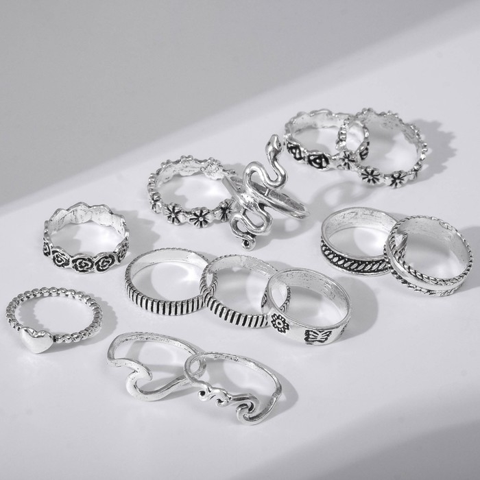 Набор колец 13 штук &laquo;Ассорти&raquo; цветы, змея, размер МИКС, цвет чернёное серебро