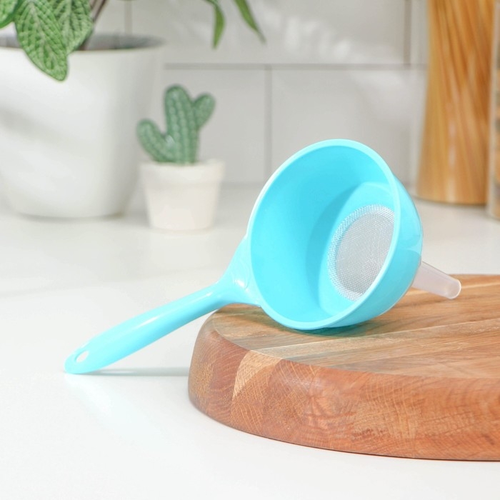 Воронка-сито пластиковая &laquo;Комбо&raquo;, 22&times;10&times;11,5 см, цвет МИКС