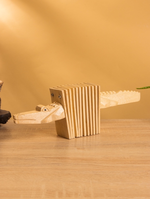 Сувенирный музыкальный инструмент трещотка &laquo;Ящерица&raquo;, 25&times;8&times;4 см