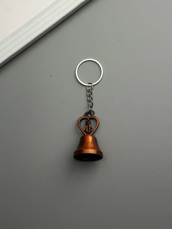 Брелок металл "Колокольчик - влюблённые в сердце" МИКС 4,9х2,8х2,8 см