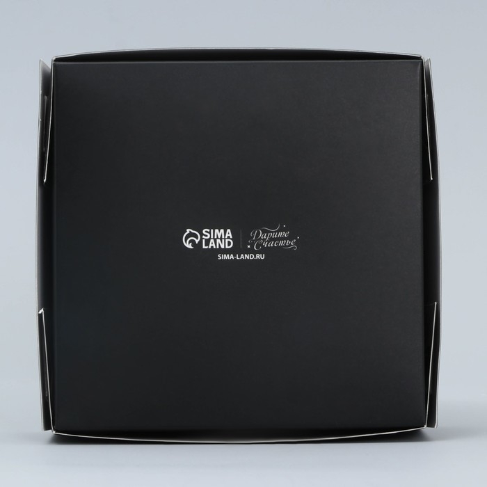 Коробка для конфет, кондитерская упаковка, 4 ячейки, &laquo;Настоящему мужчине&raquo;, 10.5 х 10.5 х 3.5 см