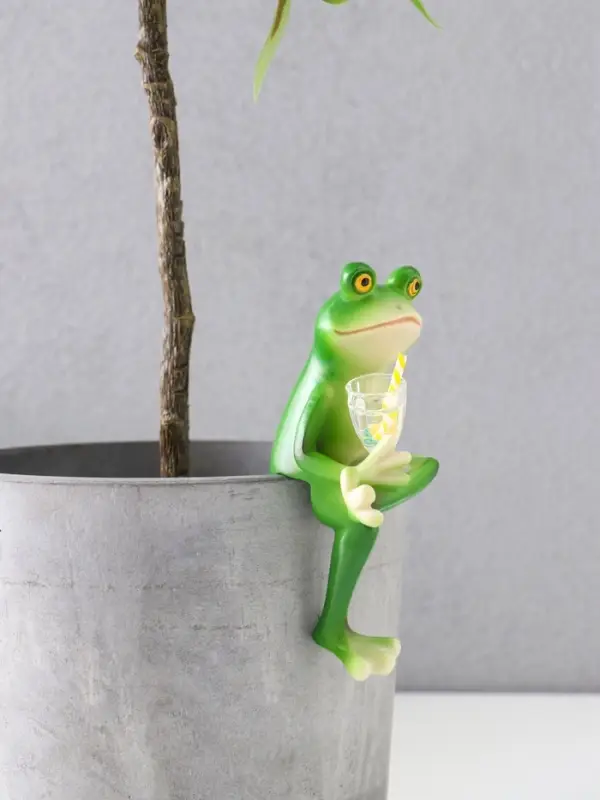 Сувенир полистоун "Лягуха с лимонадом" 5,3х5,5х10,3 см