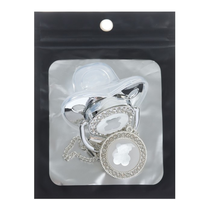 Соска - пустышка силиконовая ортодонтическая &laquo;Мишка&raquo;, от 6 мес., с колпачком + держатель - цепочка, цвет серебренный, стразы