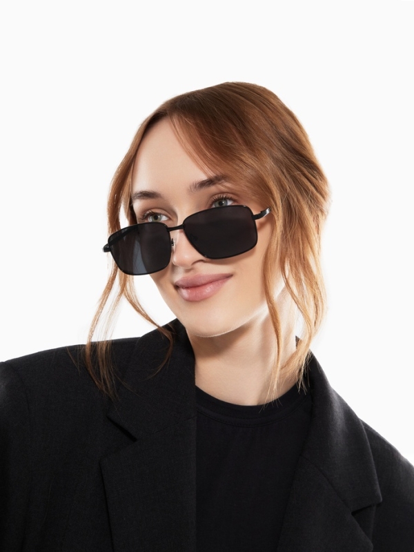 Очки солнцезащитные uv 400, дужка 13.5 см, ширина 12.8 см, линза 4.3 х 5.5 см