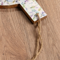 Доска разделочная круглая "Оттенки сирени" дерево манго 36х28 см