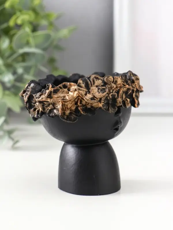 Подсвечник для тонкой свечи &laquo;Девочка в венке малая&raquo;, 7.5&times;9&times;8 см, чёрный