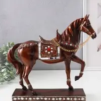 Сувенир полистоун "Конь с седлом с рубинами - аллюр" под дерево 29,5х7,5х29,5 см