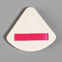 Спонж д/макияжа треуг с держат 7*7см  в пласт футляре латекс белый пакет QF