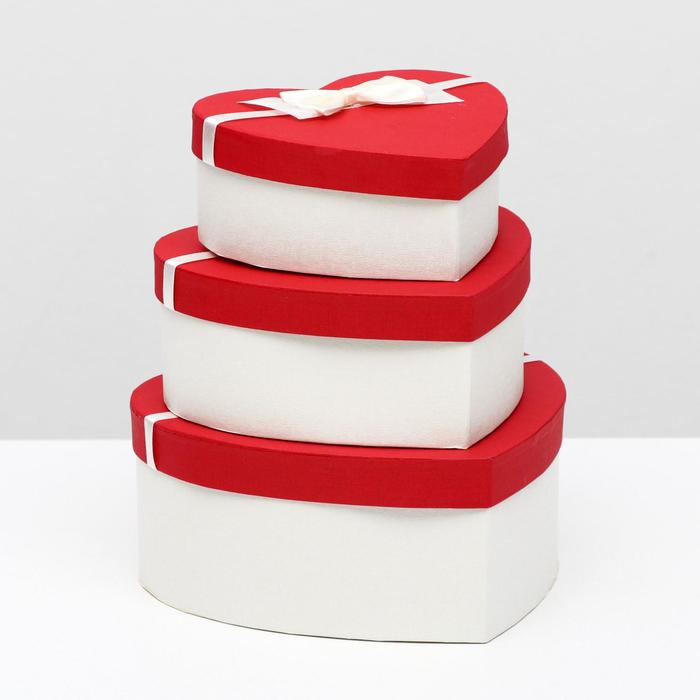 Набор коробок 3 в 1 сердца, Белый-алый, 21 х 19 х 9 - 15.5 х 14 х 6 см