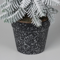 Искусственная ёлка заснеженная настольная &laquo;Зимнее волшебство. Метель&raquo; в горшочке, 21 см, ветки литые отгибаются