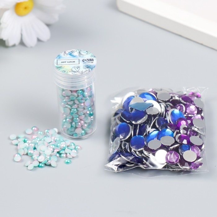 Декор "Полубусины и стразы. Градиент бело-голубой" d=4 мм 10г 200 шт 5х2,5 см МИКС