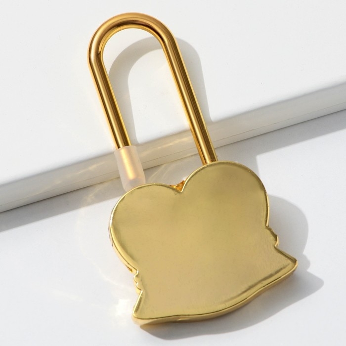 Замок свадебный &laquo;Совет да любовь&raquo;.