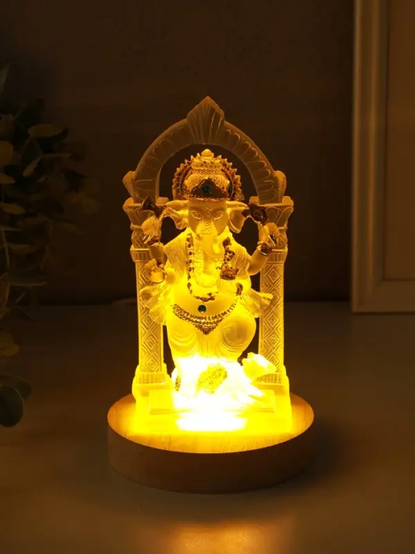 Сувенир полистоун свет "Ганеша в арке" прозрачный 10х10х18,5 см